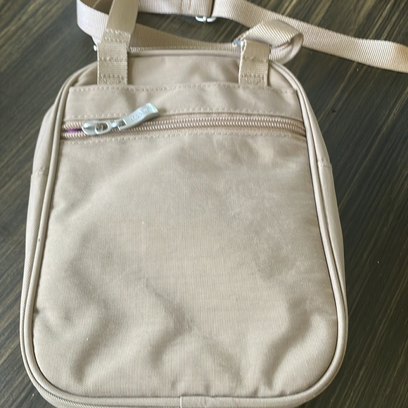 Baggalini Tan Crossbody Like New! - Picture 4 of 10
